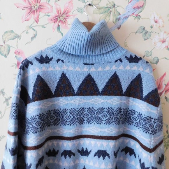 🌲🦌 Oversized Cozy Mountain Turtleneck Blue Sweater - Picture 6 of 7